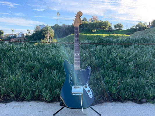 CIJ Fender Mustang Black