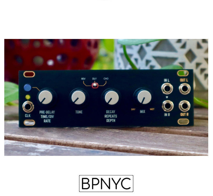 Dusty Clouds MULTI-FX 1U Alternative panel Matte Black / Gold