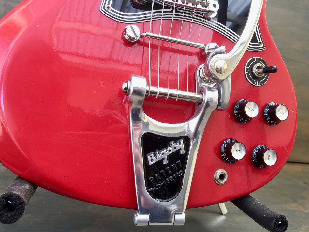 Gibson SG w/Bigsby B3 & Towner Down Tension Bar, Decoboom Streamline Pickguard Set