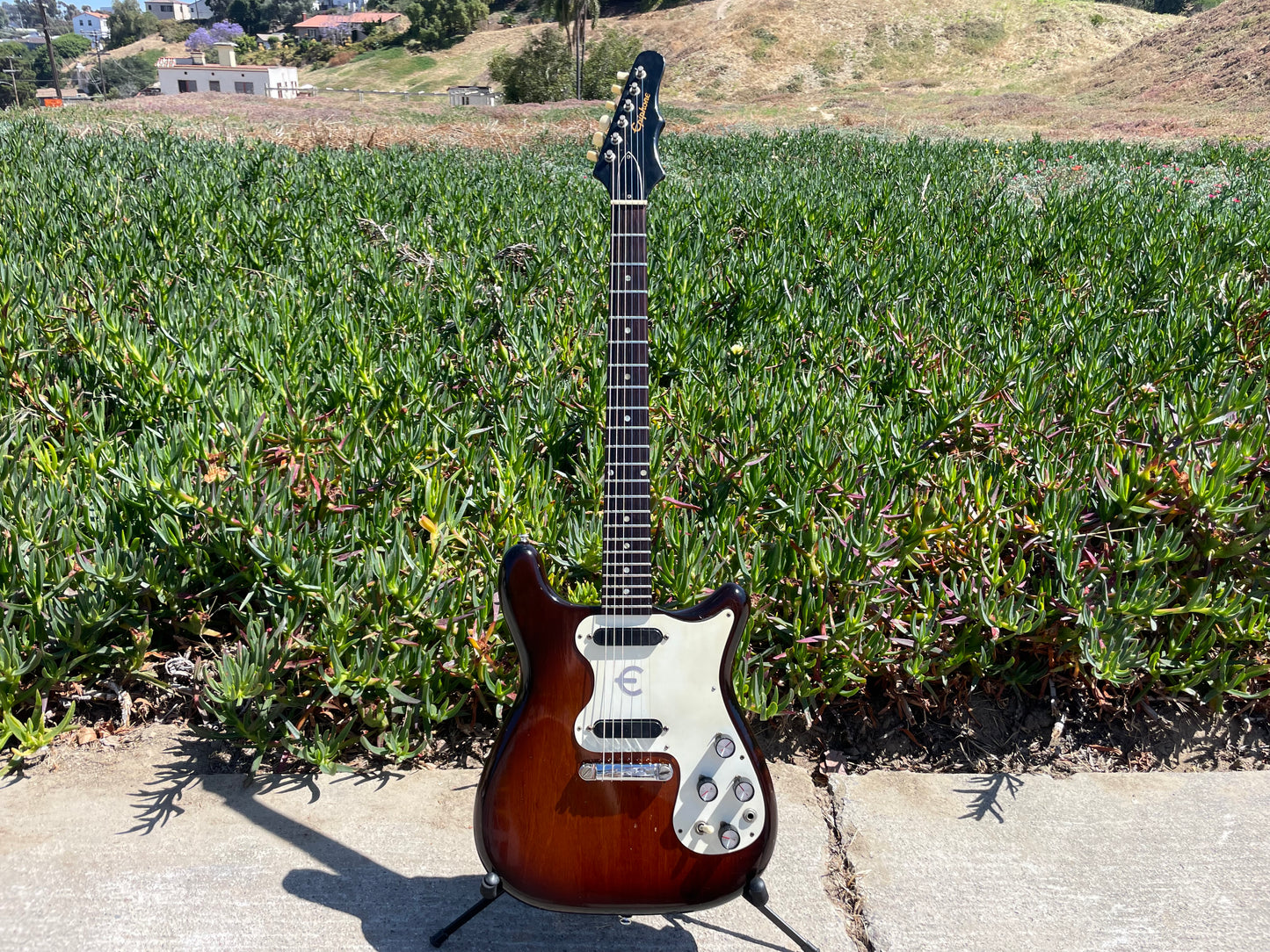 1964 Epiphone Olympic Double Sunburst "Batwing" headstock