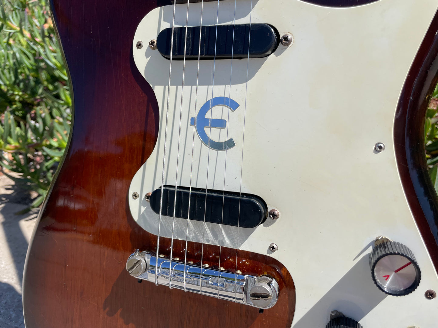 1964 Epiphone Olympic Double Sunburst "Batwing" headstock