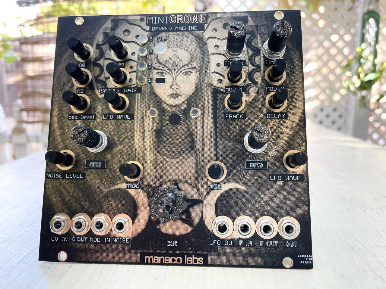 Maneco Labs MINI GRONE DRONE SYNTH (eurorack)