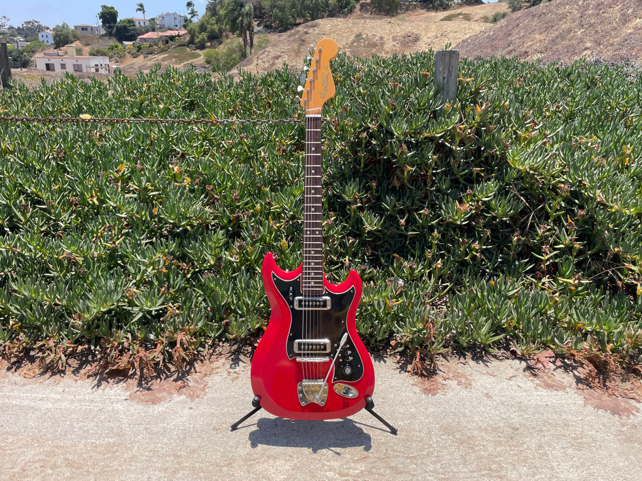 Hagstrom II 1960s Beautiful Red, All original, HSC, Tremolo bar