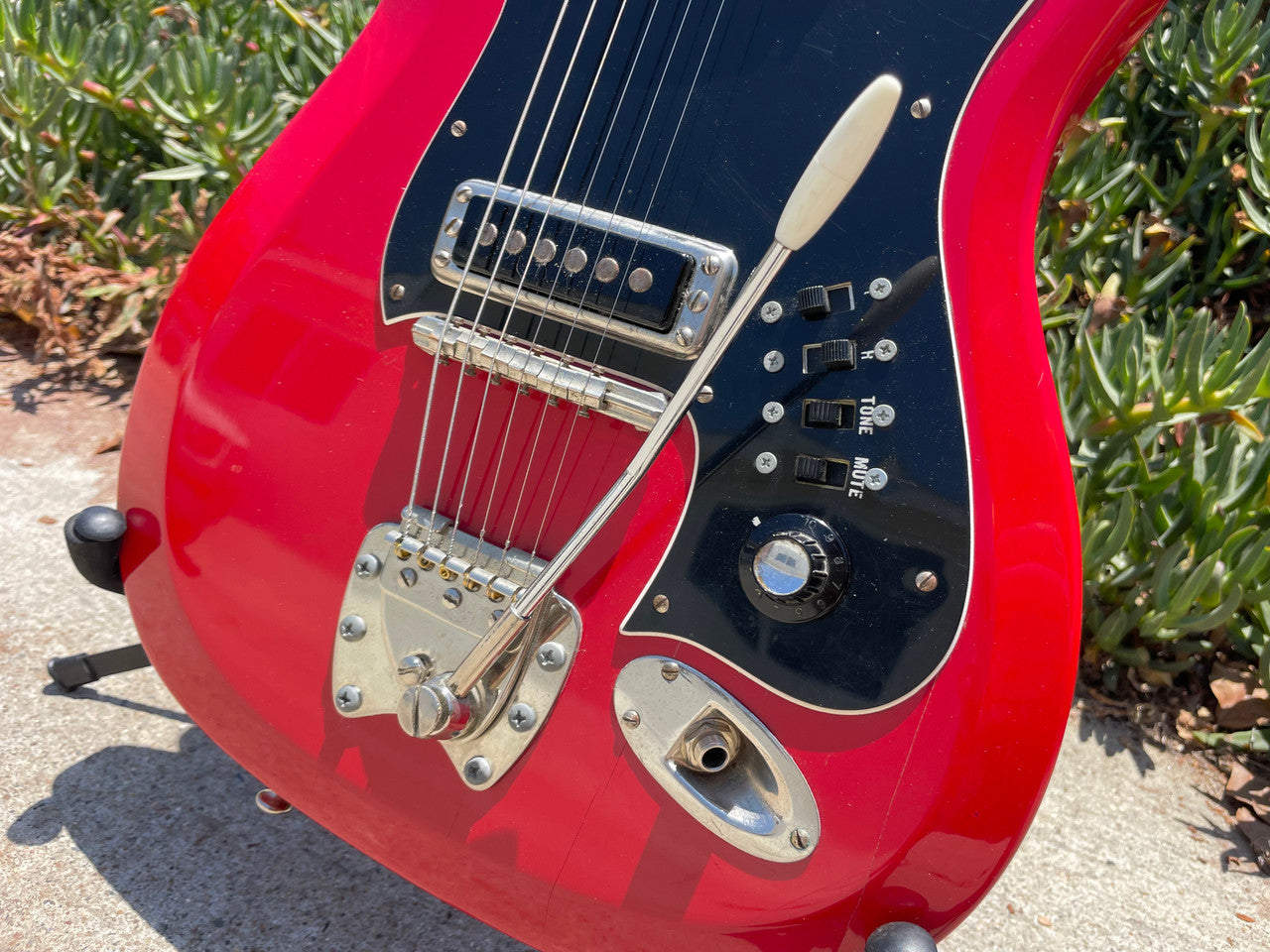 Hagstrom II 1960s Beautiful Red, All original, HSC, Tremolo bar
