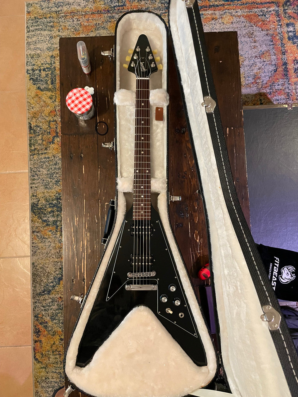 Gibson Flying V ’67 Reissue BLACK ON BLACK