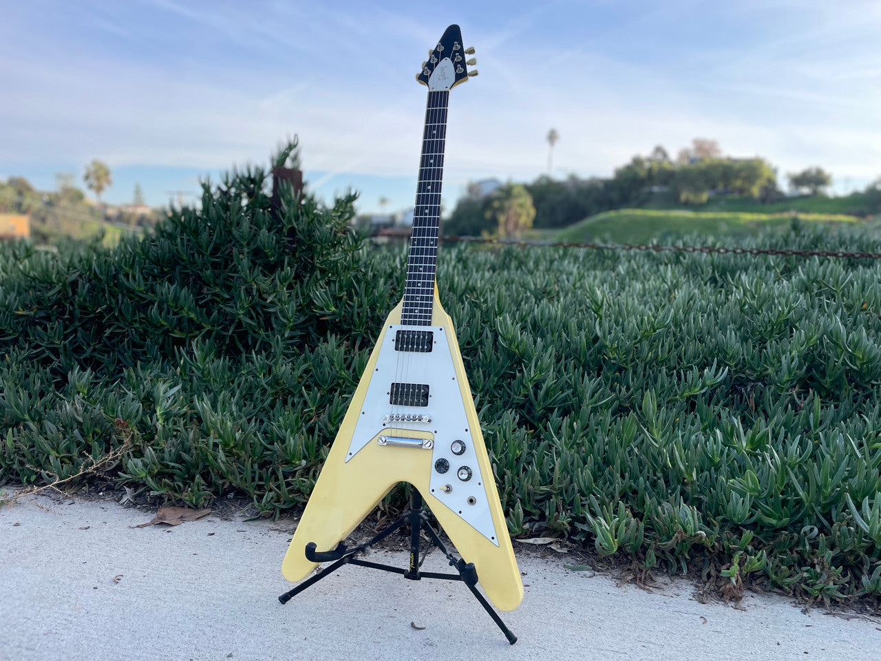 1991 Gibson Flying V ’67 Early Reissue Alpine White