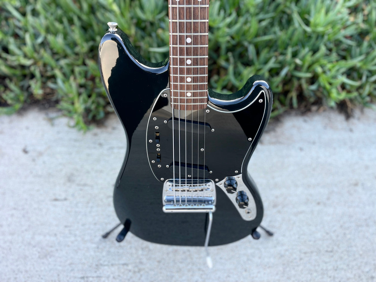 CIJ Fender Mustang Black