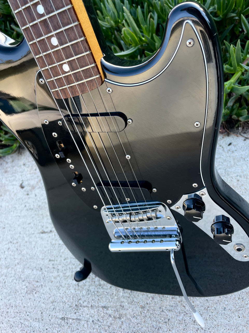 CIJ Fender Mustang Black
