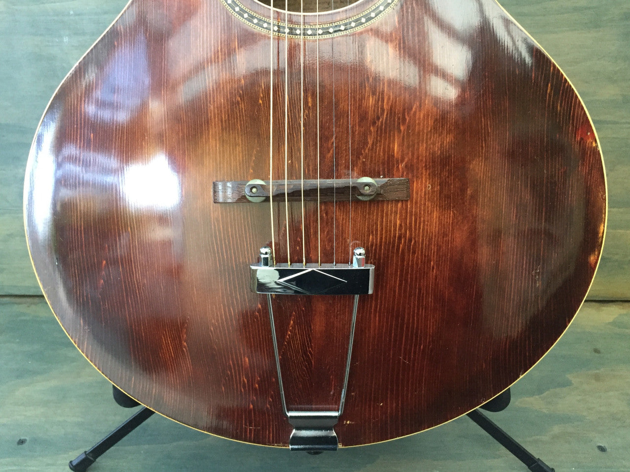 1915  Gibson L4