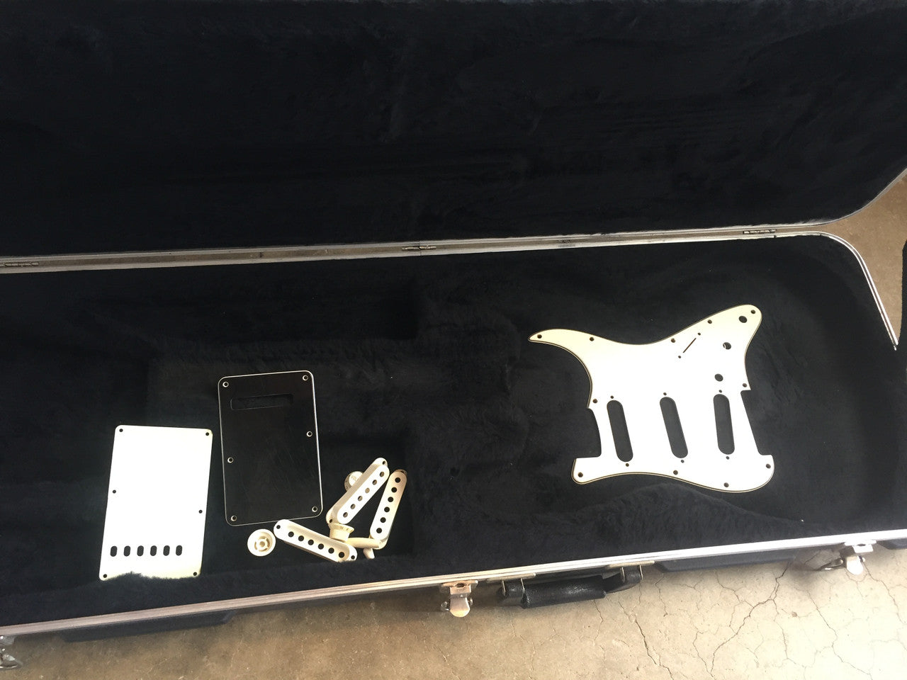 Fender AMERICAN STANDARD STRATOCASTER 1995 "Matching Headstock" w/Streamline pickguard etc.