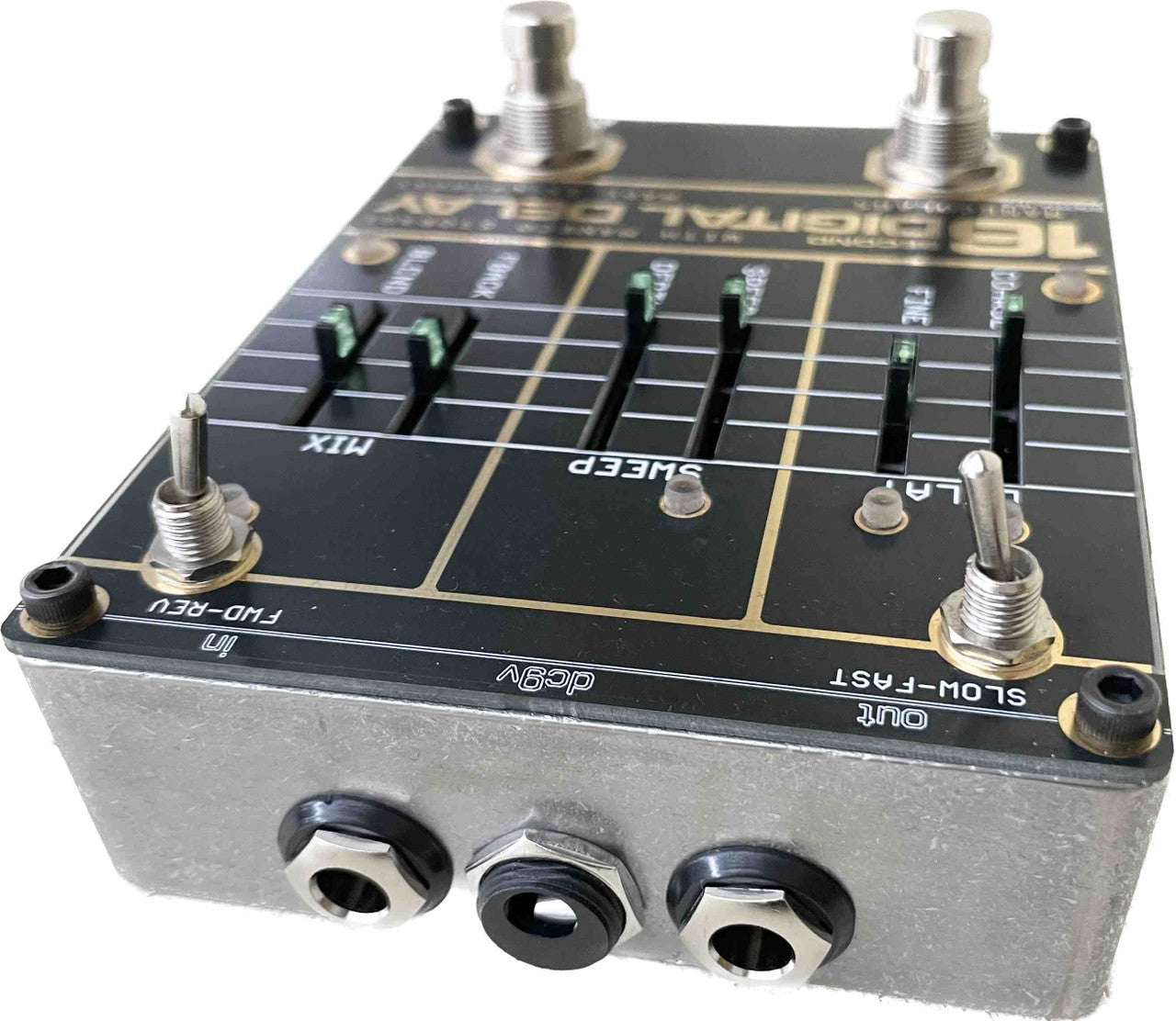 Maneco Labs SIXTEEN SECONDS DELAY VINTAGE COMPACT pedal
